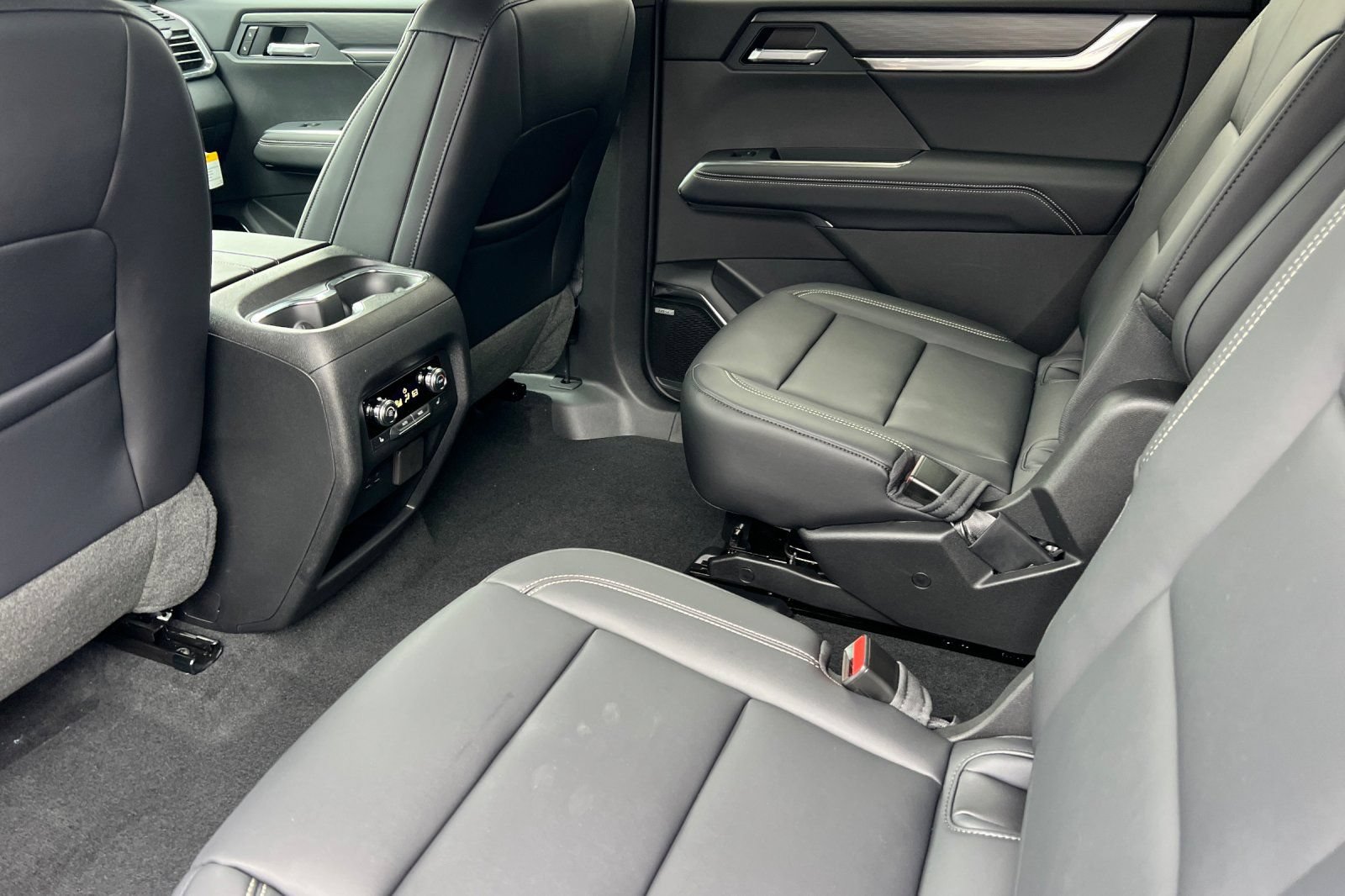 New 2026 GMC Acadia Elevation w/ Black Edition AWD/4WD image 9