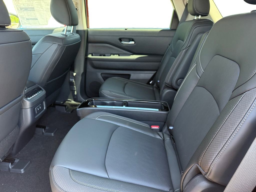 New 2026 Nissan Pathfinder SL w/ SL Premium Package AWD/4WD image 11