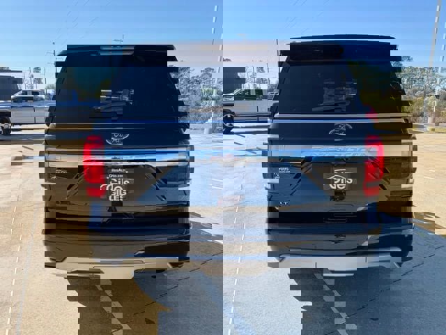 Used 2021 Ford Expedition XLT image 4