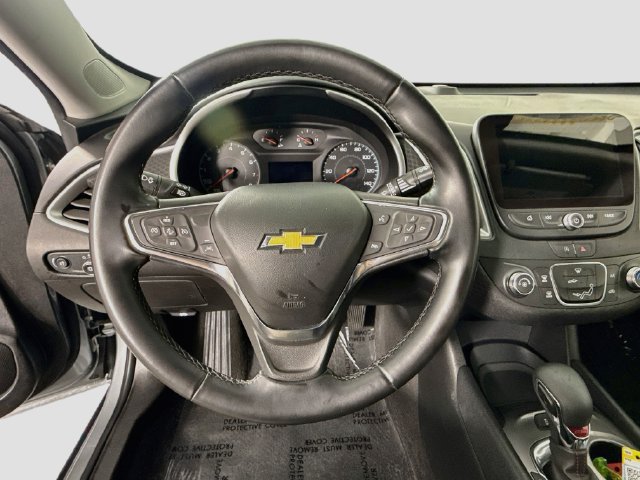 Used 2025 Chevrolet Malibu RS FWD image 11