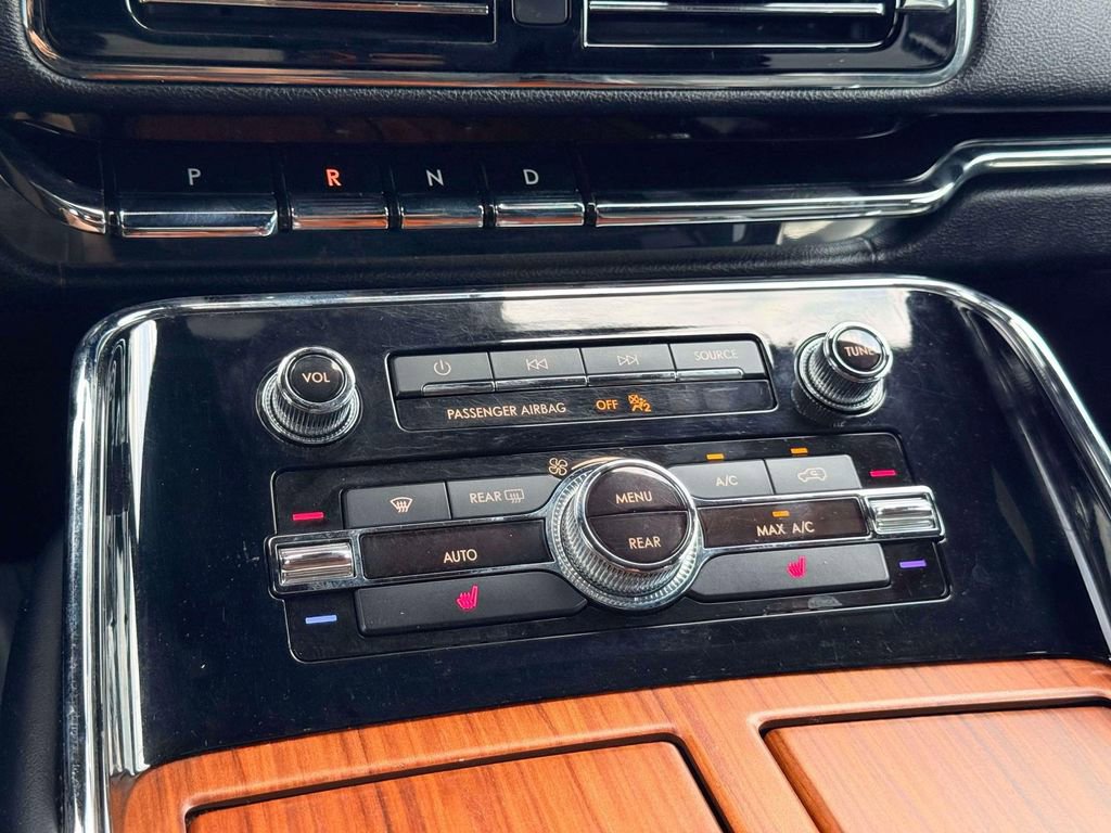 Used 2019 Lincoln Navigator L Select AWD/4WD image 29