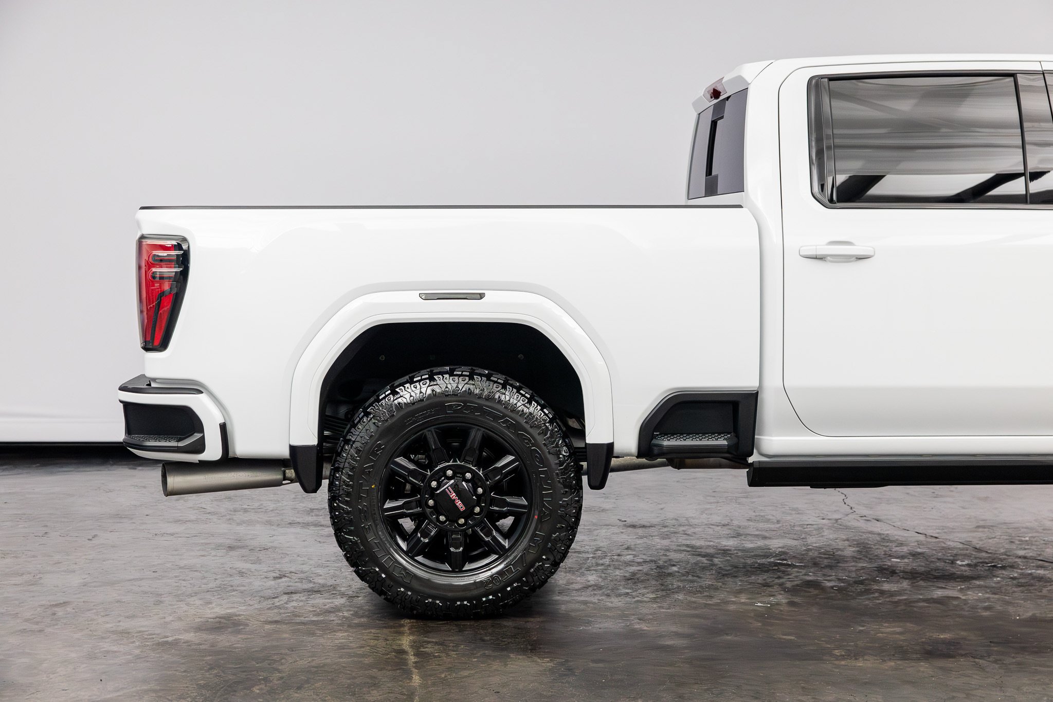 Used 2025 GMC Sierra 2500 AT4 w/ AT4 Premium Plus Package AWD/4WD image 27