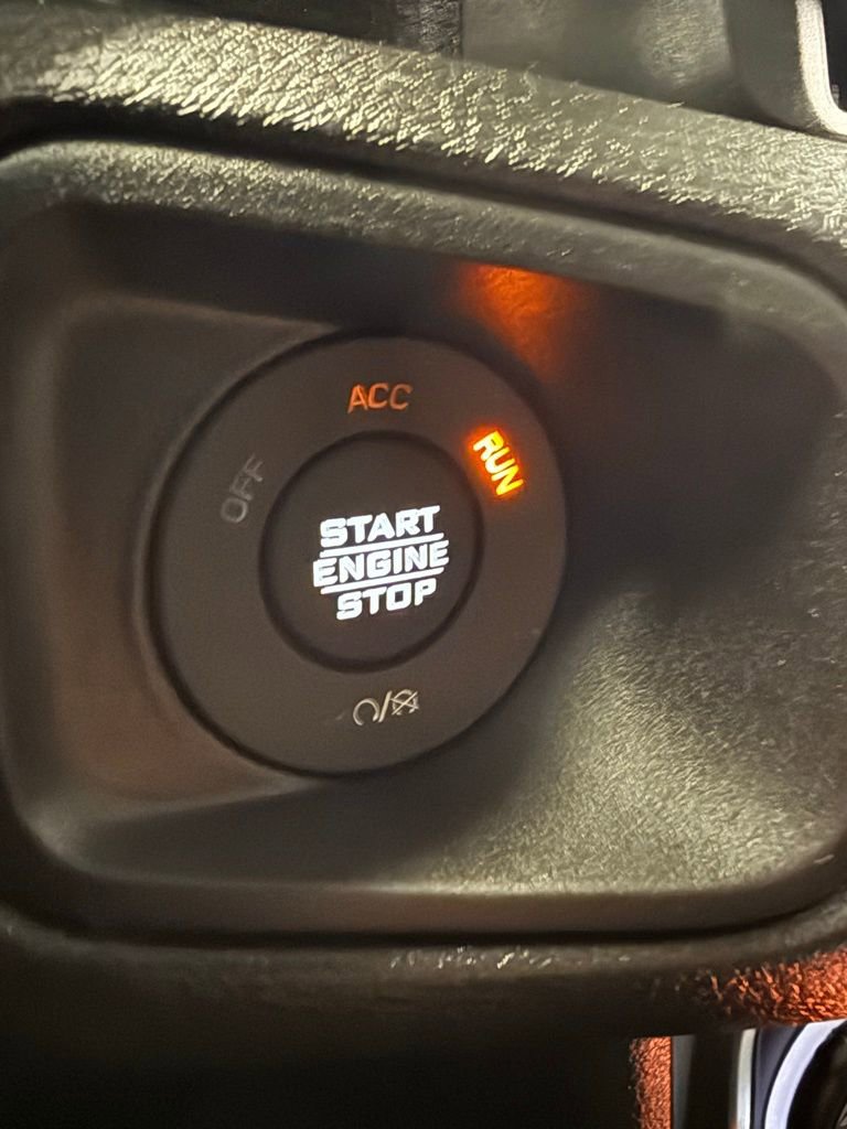 Used 2024 Jeep Wrangler Unlimited image 32