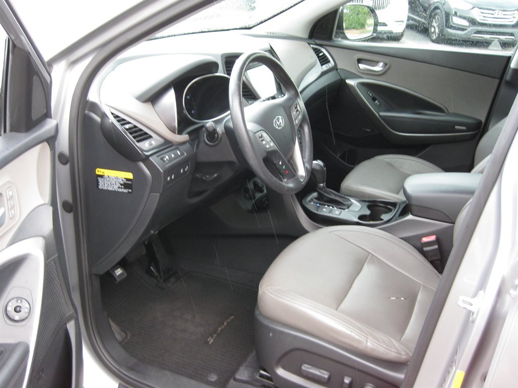 Used 2015 Hyundai Santa Fe GLS w/ Option Group 03 FWD image 11