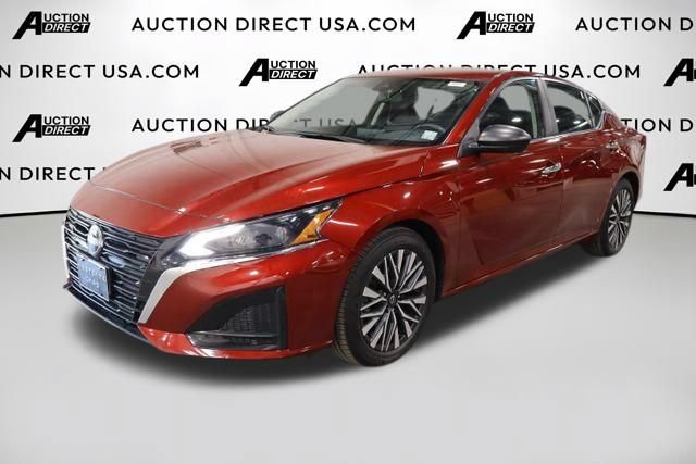 Used 2024 Nissan Altima 2.5 SV
