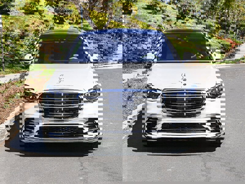 Used 2022 Mercedes-Benz S 580 4MATIC Sedan image 2