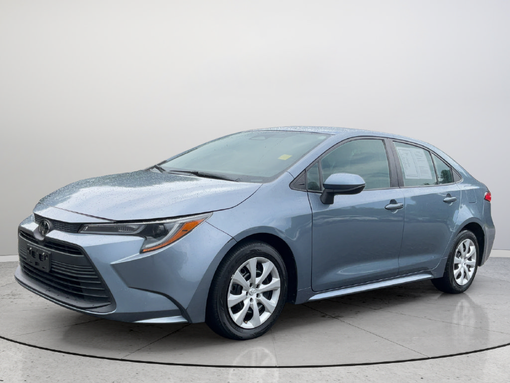 Used 2024 Toyota Corolla LE FWD image 4