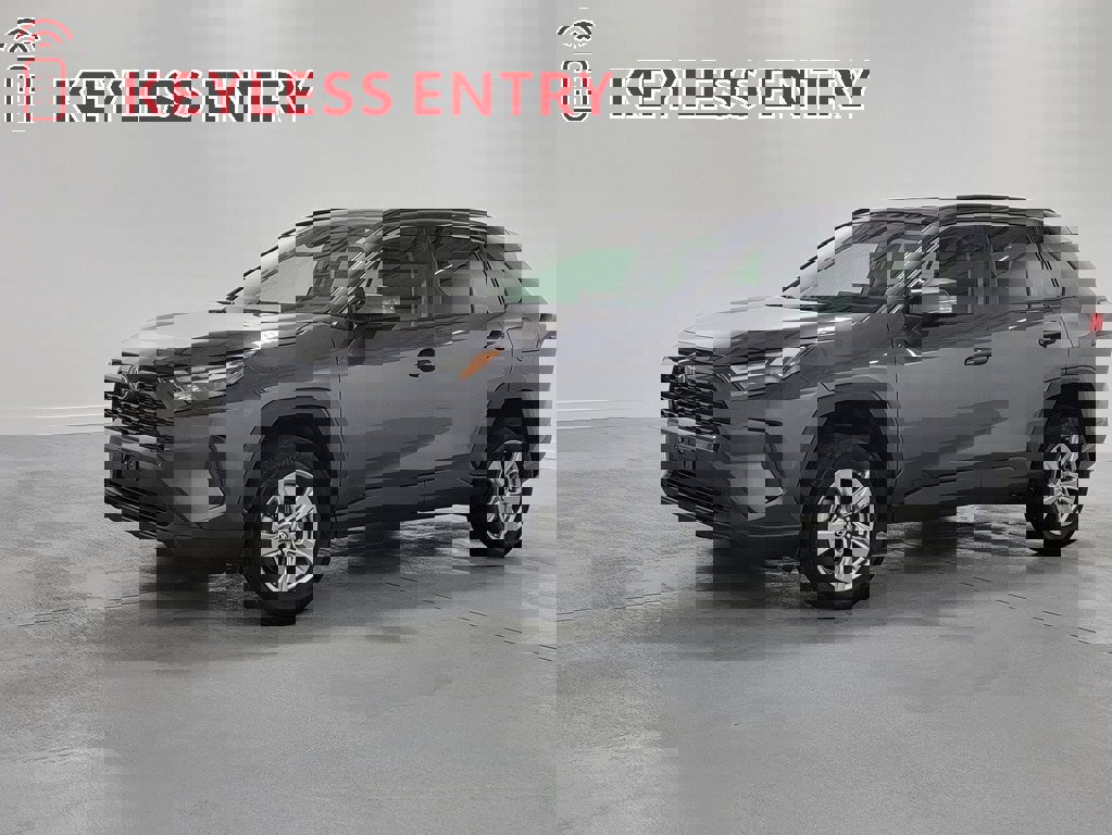 Used 2024 Toyota RAV4 XLE image 4