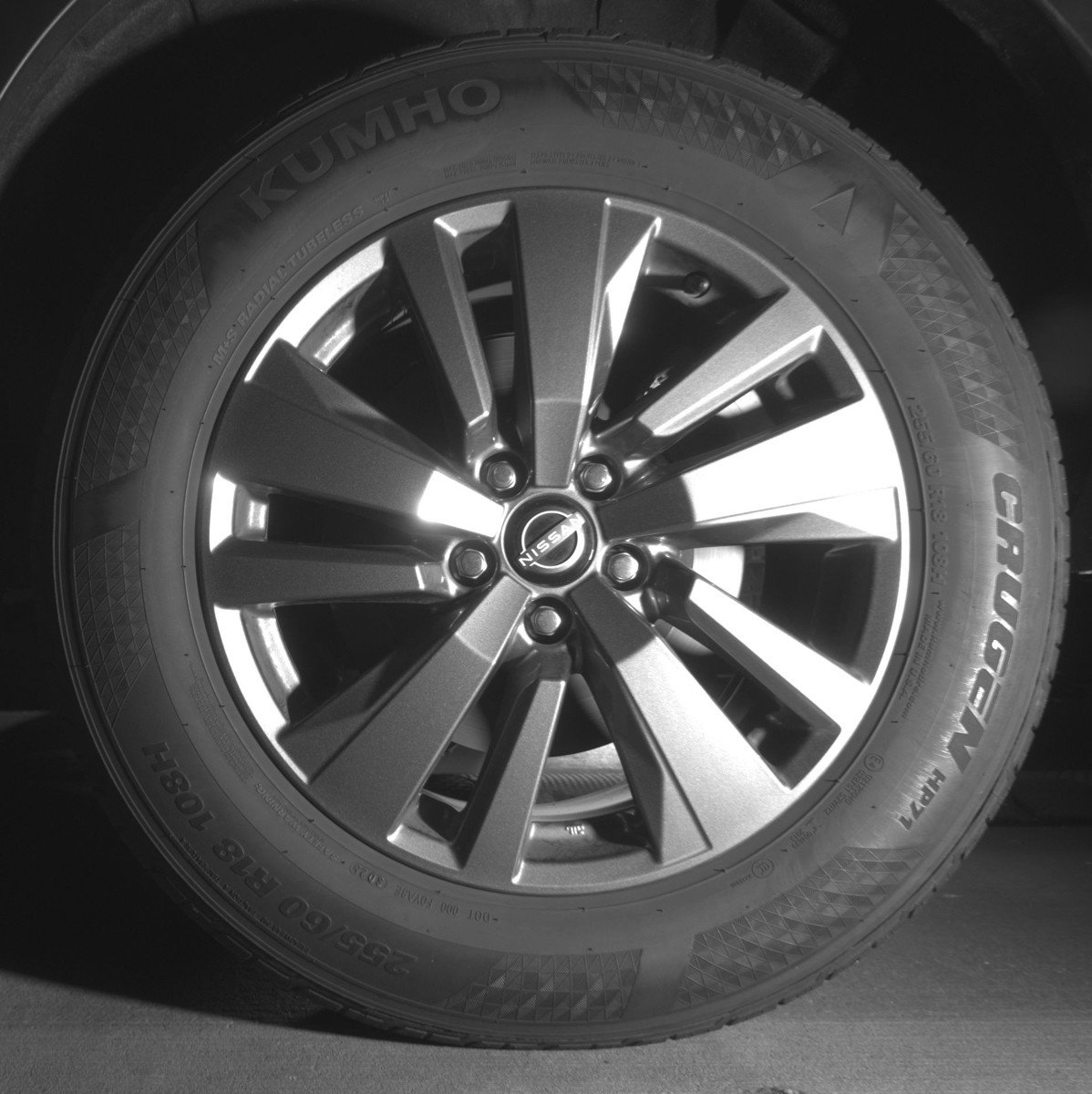 Used 2025 Nissan Pathfinder SV AWD/4WD image 14