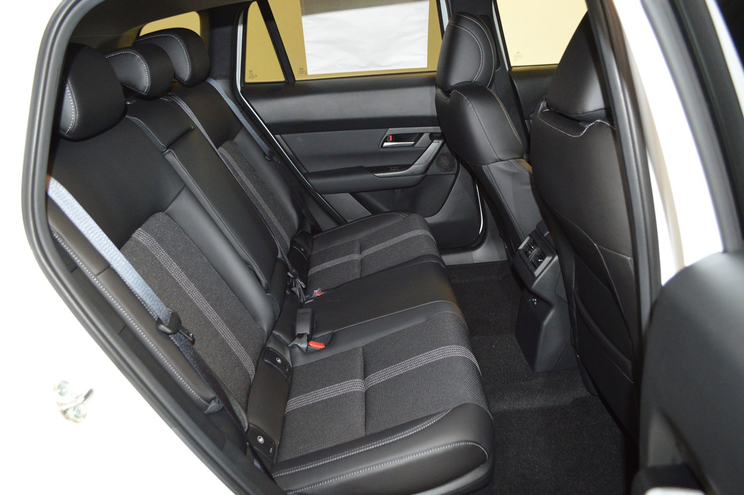 New 2025 MAZDA CX-50 2.5 Hybrid w/ Preferred Pkg image 12