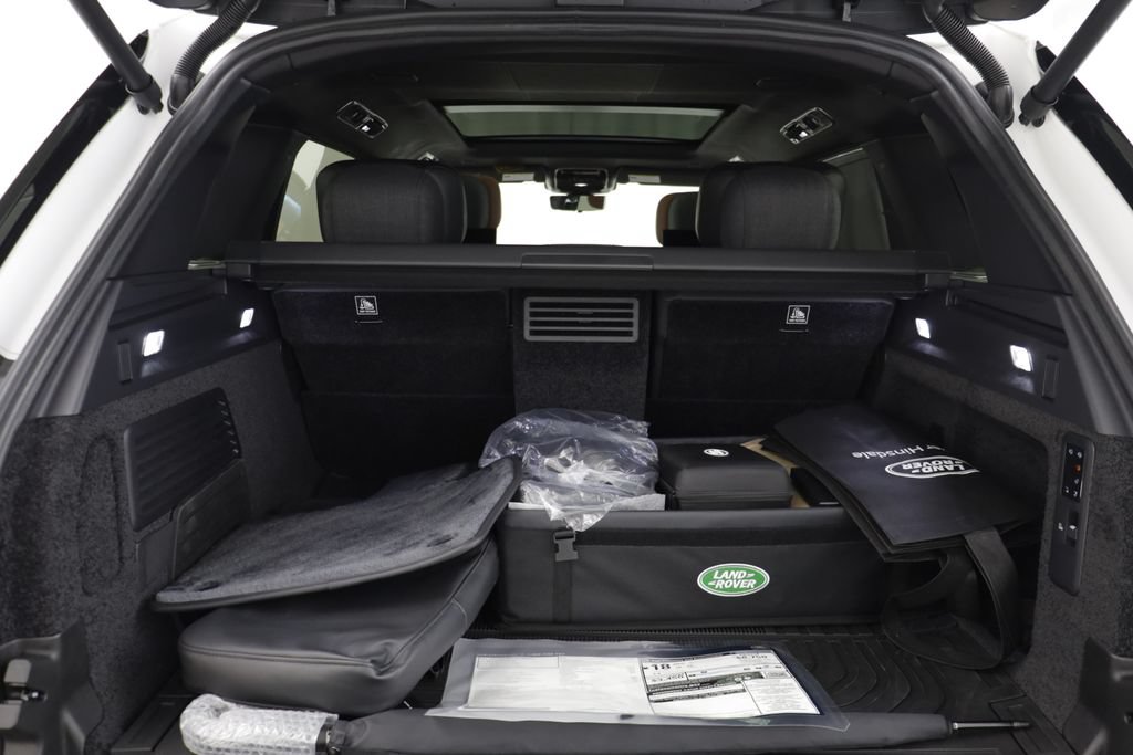New 2026 Land Rover Range Rover SV AWD/4WD image 24