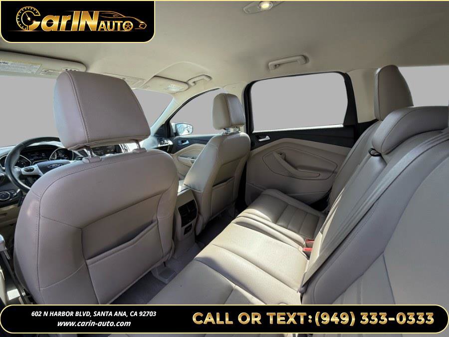 Used 2015 Ford Escape Titanium FWD image 17