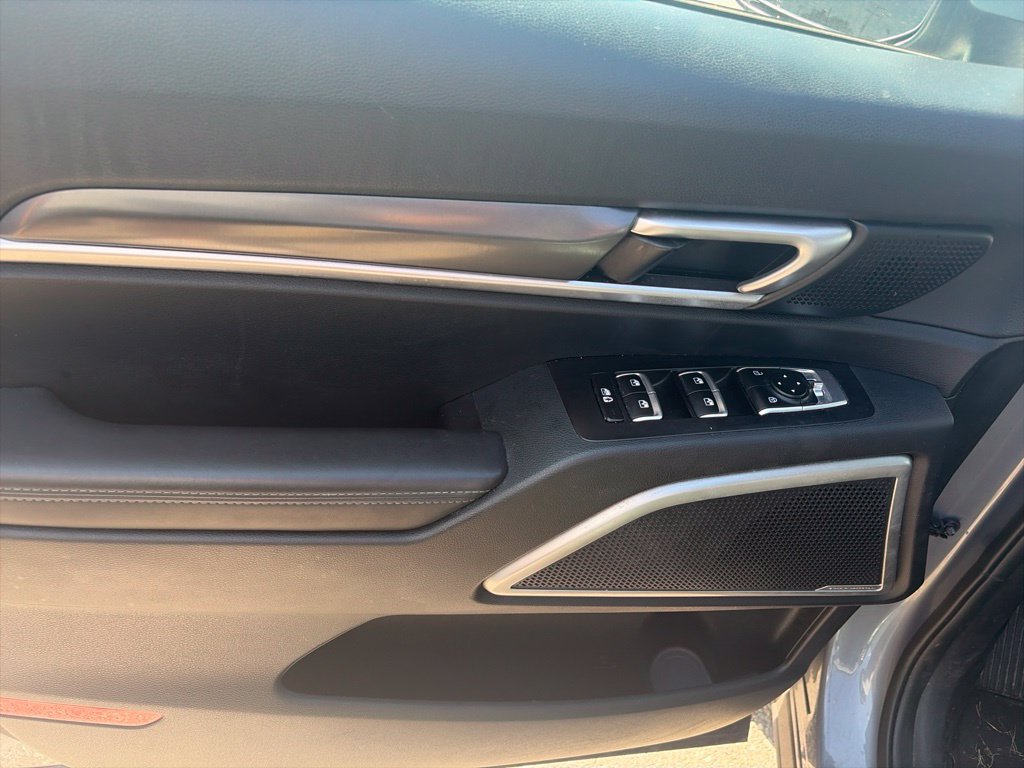 Used 2025 Kia Telluride S AWD/4WD image 17