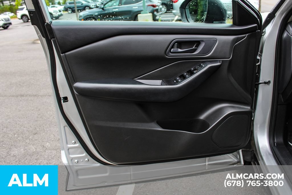 Used 2024 Nissan Rogue S FWD image 36