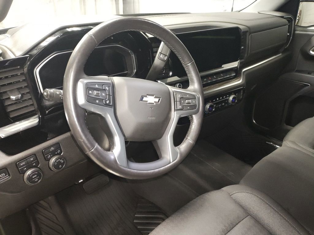 Used 2022 Chevrolet Silverado 1500 LT image 23