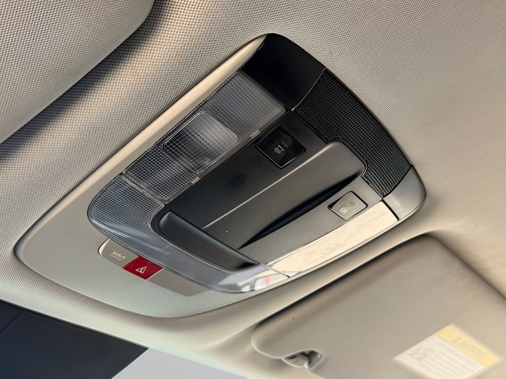 Used 2025 Kia Sportage EX FWD image 9