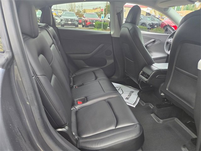 Used 2020 Tesla Model Y Long Range image 16