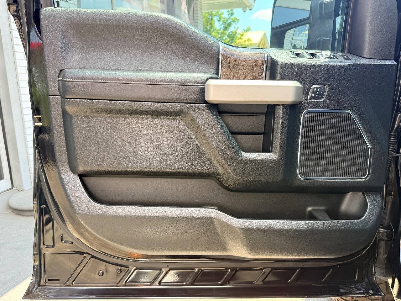 Used 2017 Ford F350 Lariat w/ Lariat Ultimate Package AWD/4WD image 14