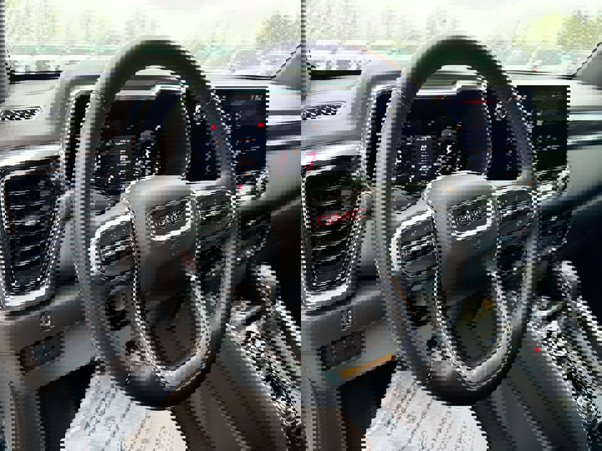 Used 2024 GMC Canyon Elevation w/ Convenience Package image 11