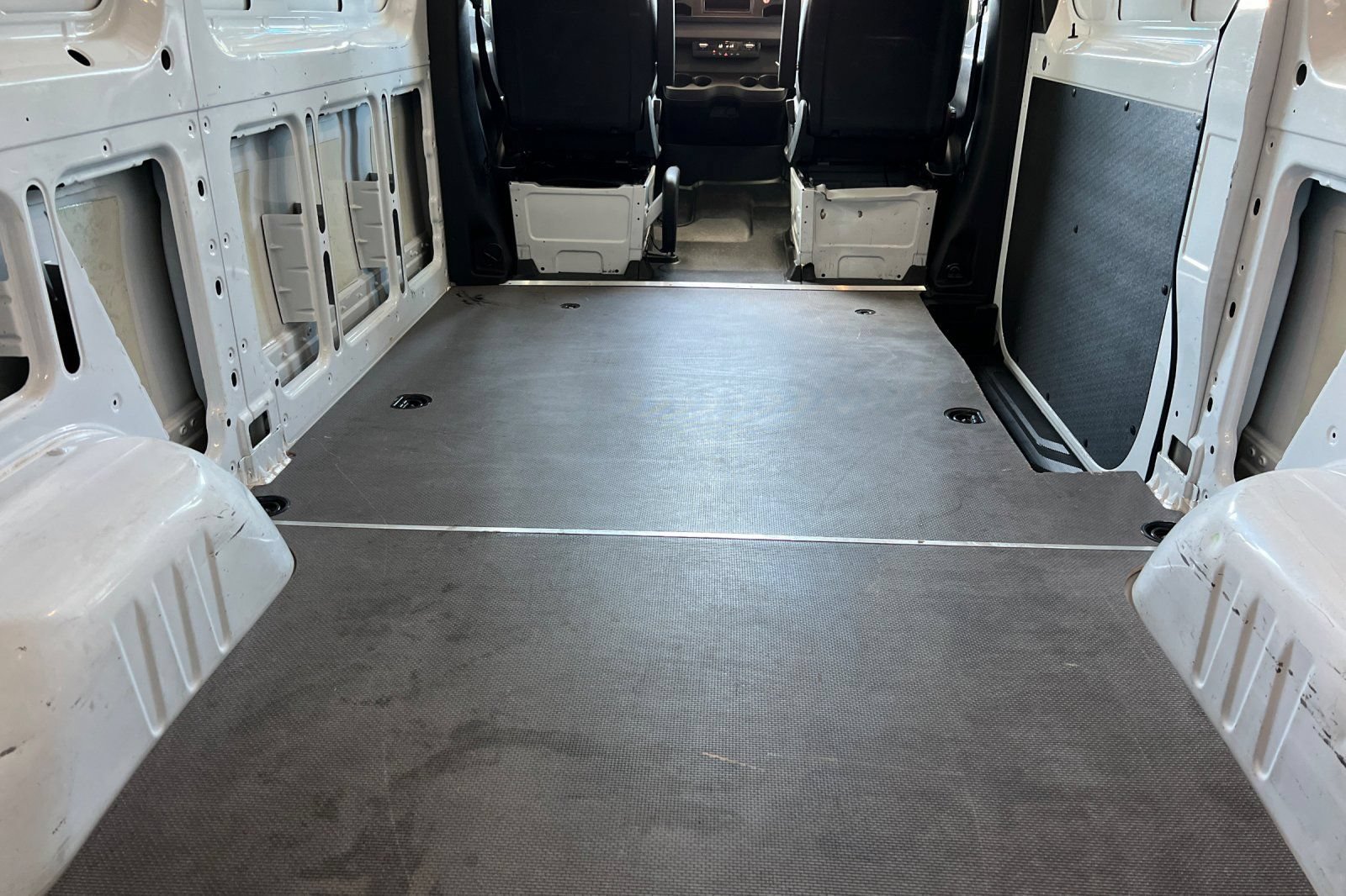 Used 2025 Mercedes-Benz Sprinter 2500 image 16