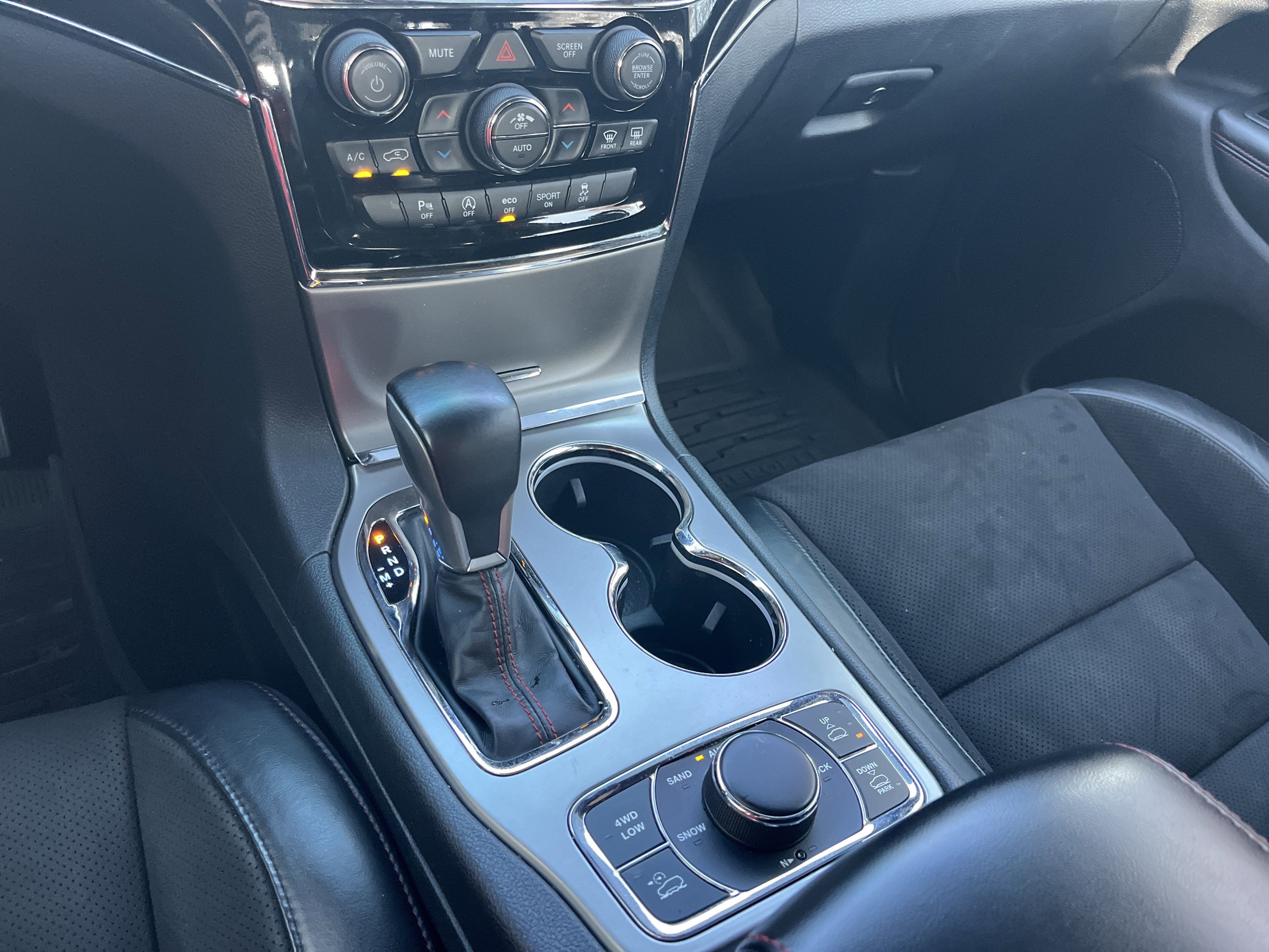 Used 2020 Jeep Grand Cherokee Trailhawk AWD/4WD image 11