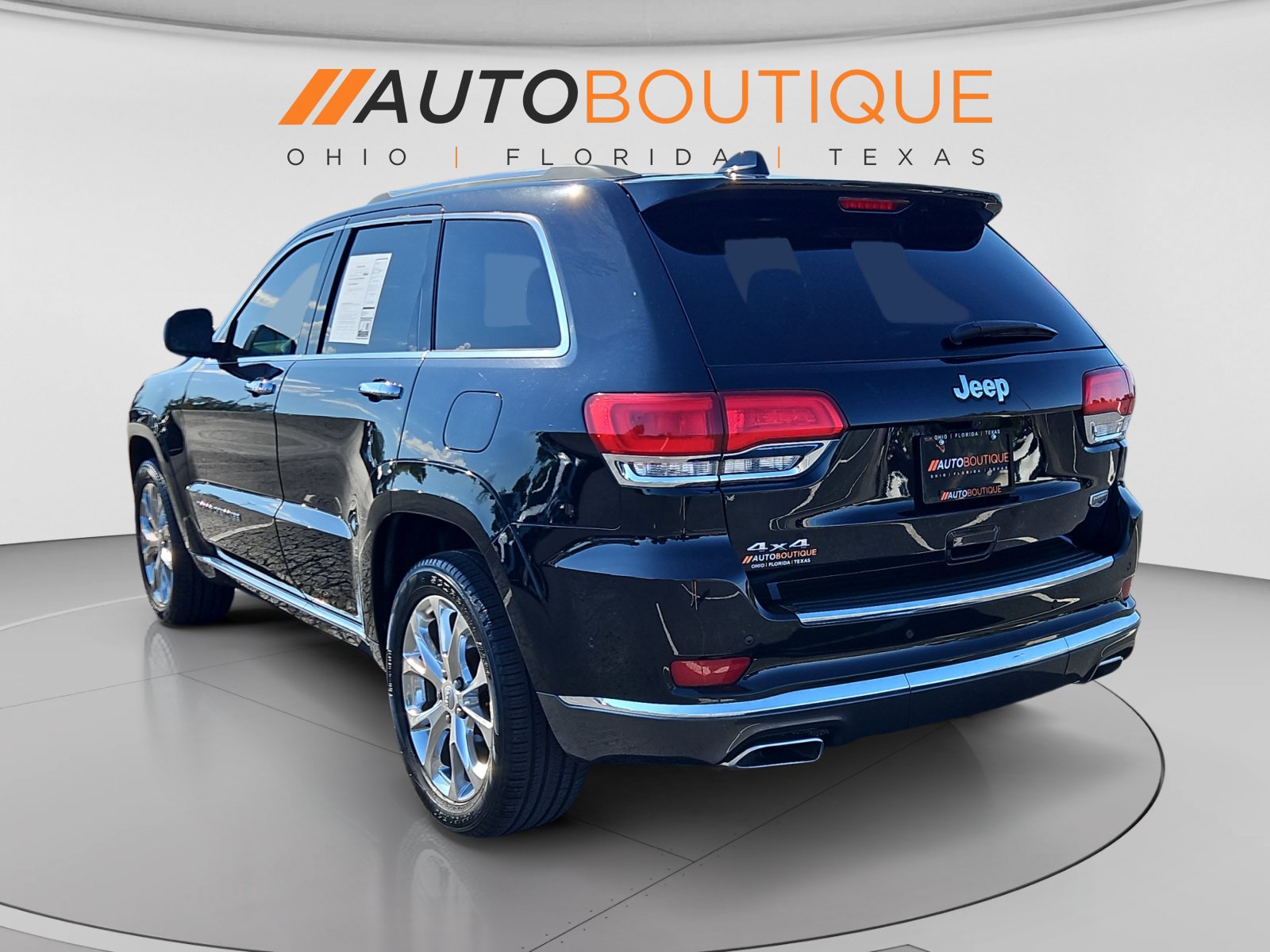 Used 2019 Jeep Grand Cherokee Summit AWD/4WD image 3