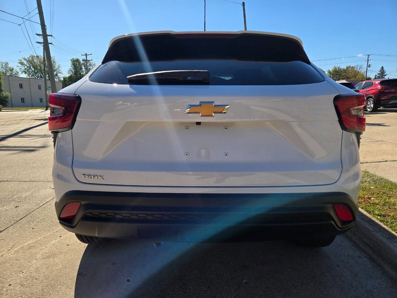 Used 2025 Chevrolet Trax LS image 12