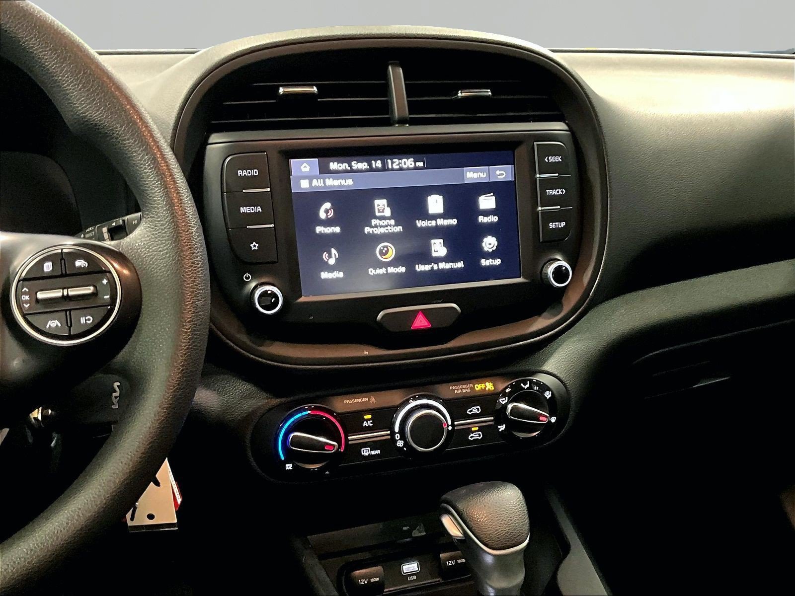 Used 2024 Kia Soul LX FWD image 9