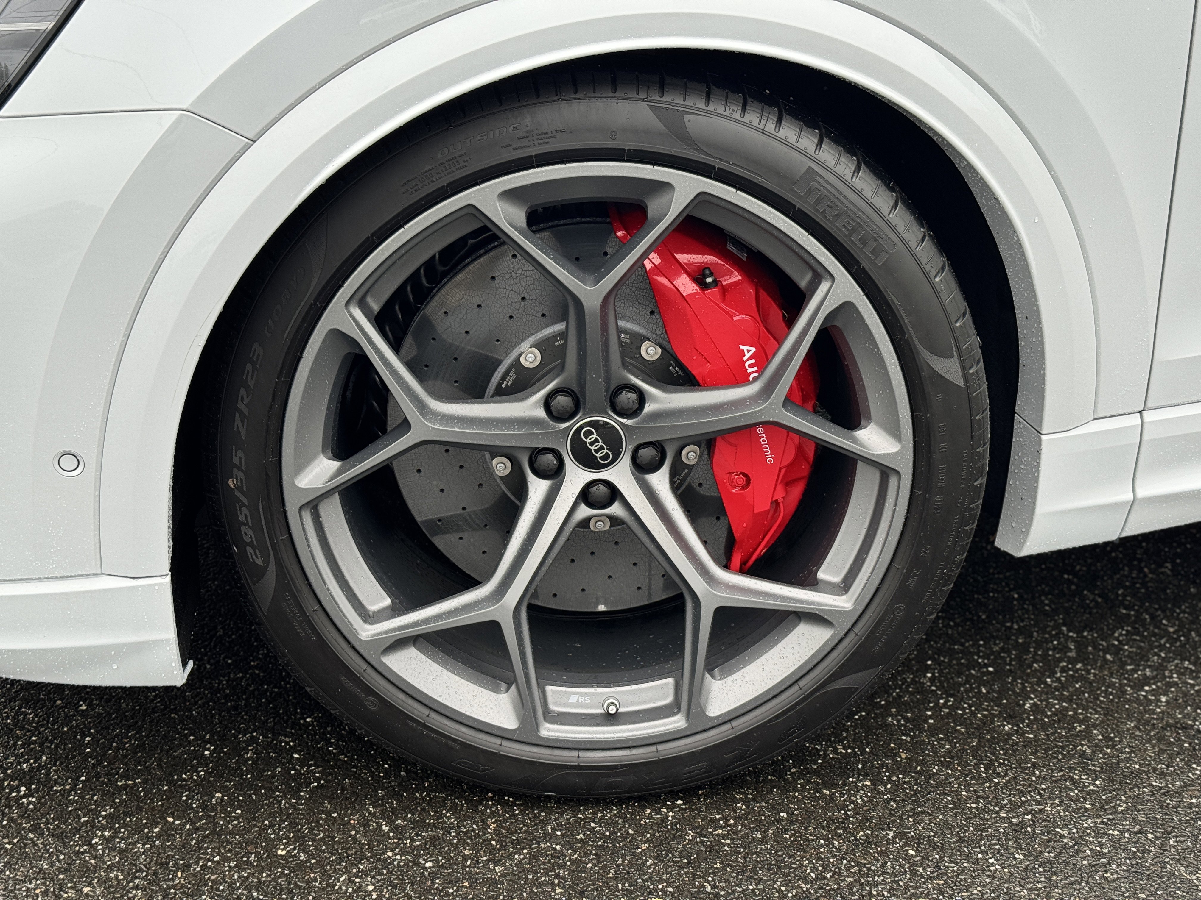 New 2025 Audi RS Q8 performance image 8