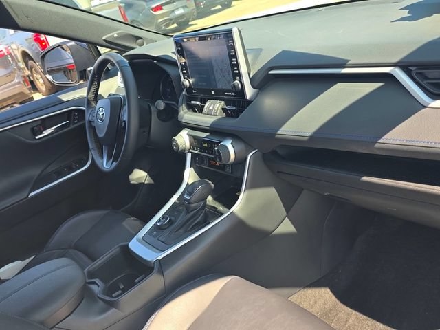 Used 2022 Toyota RAV4 XSE AWD/4WD image 16