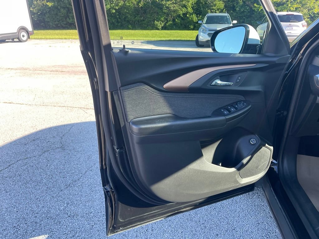 Used 2023 Chevrolet TrailBlazer ACTIV w/ Sun and Liftgate Package AWD/4WD image 14