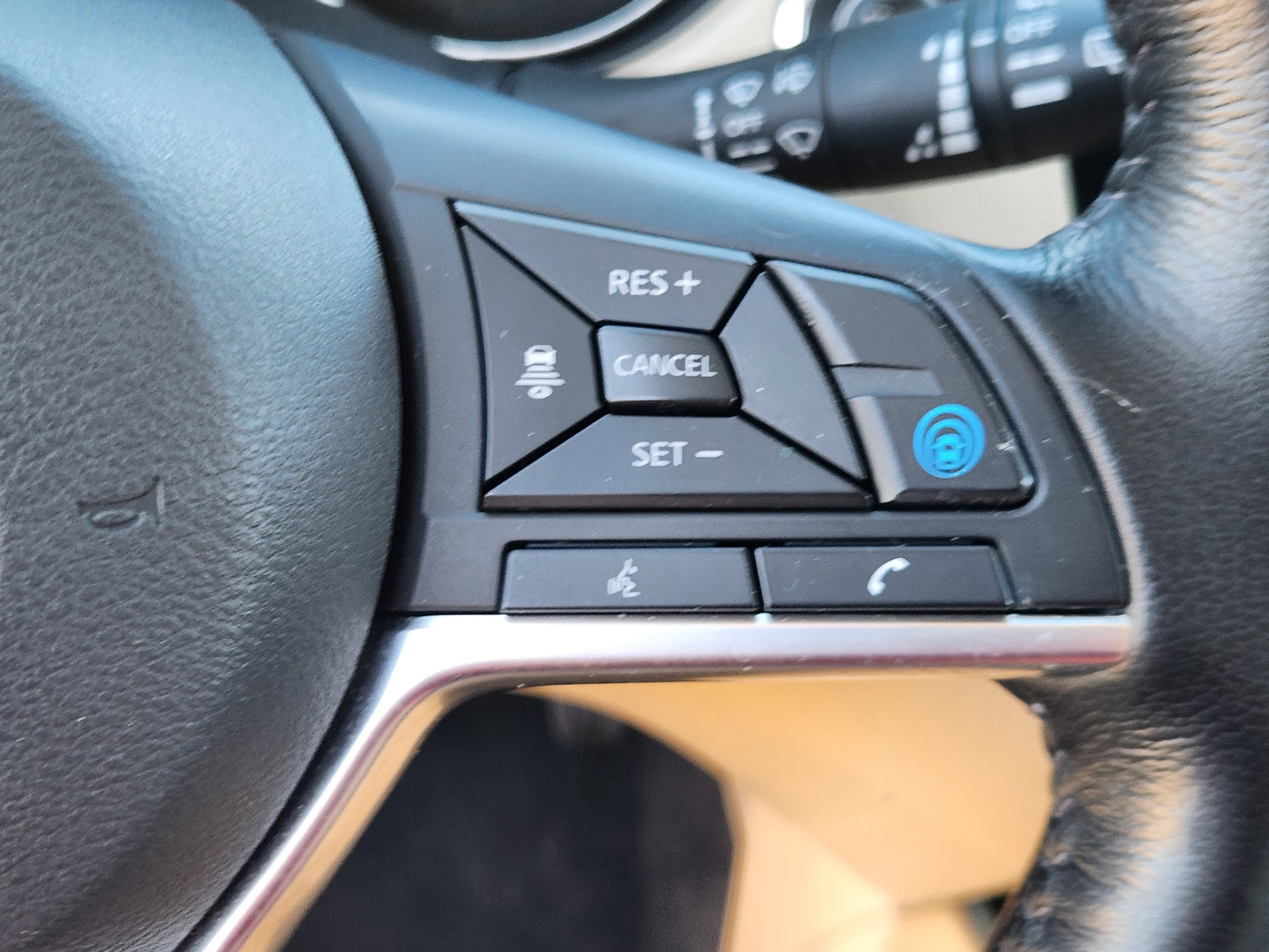 Used 2019 Nissan Rogue SV w/ Premium Package image 23