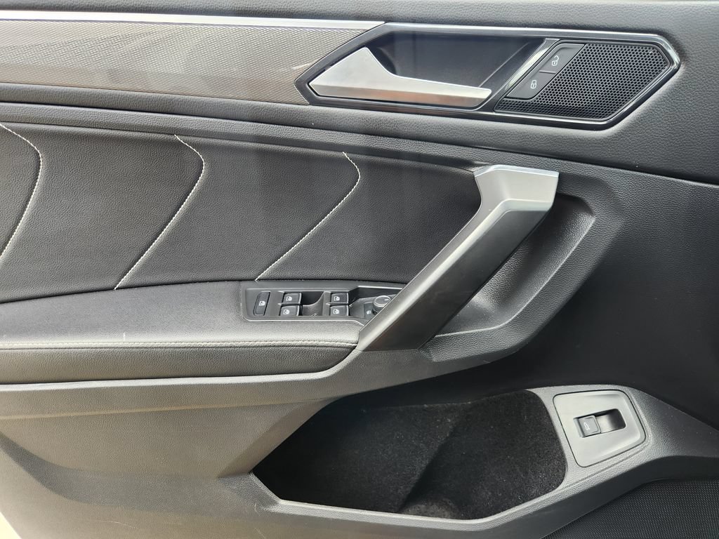 Used 2022 Volkswagen Tiguan SE R-Line FWD image 23