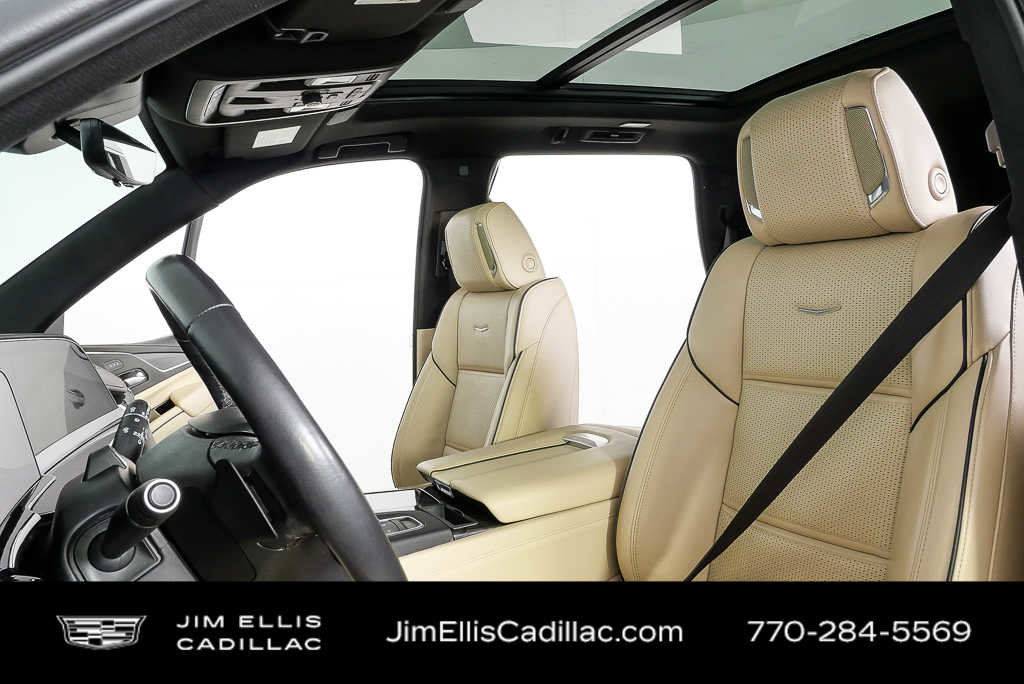 Used 2024 Cadillac Escalade Premium Luxury image 5