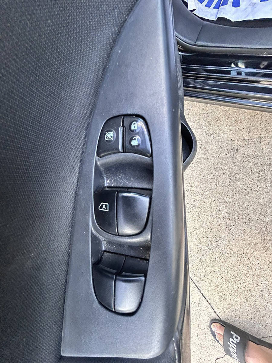 Used 2016 Nissan Sentra S FWD image 13