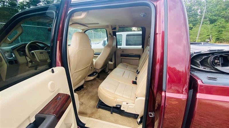 Used 2010 Ford F250 Lariat image 11