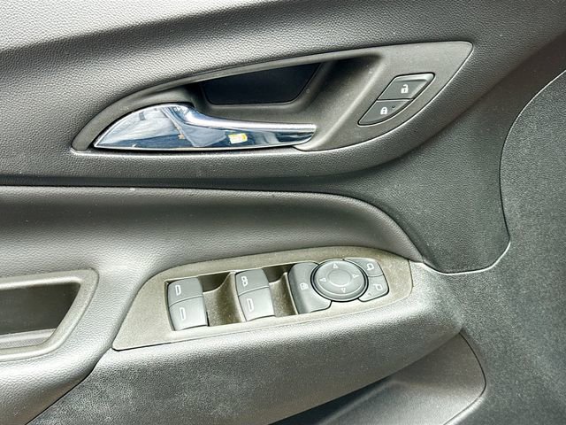 Used 2023 Chevrolet Equinox LT image 18