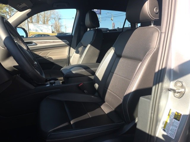 Used 2023 Volkswagen Atlas Cross Sport SE image 5