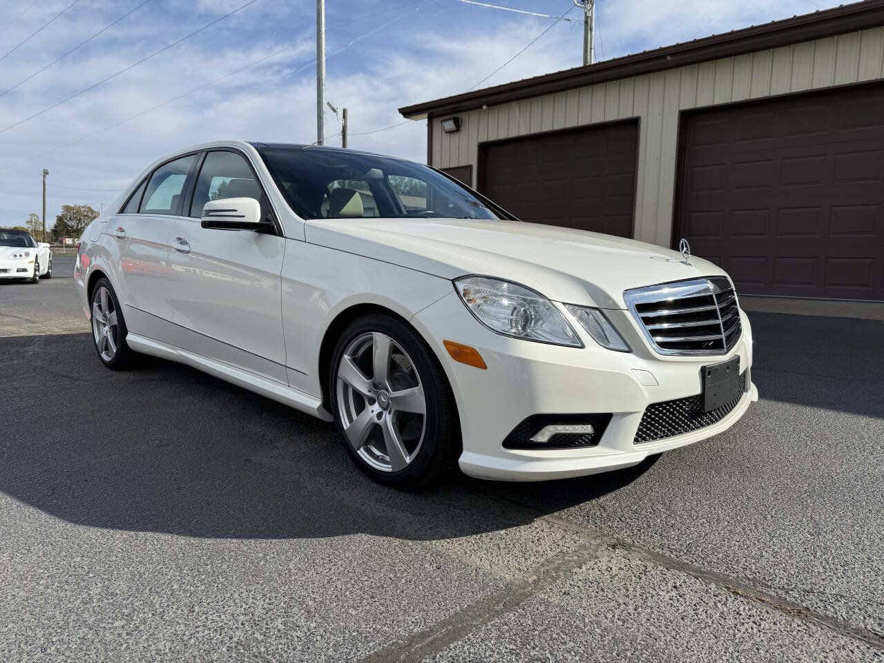 Used 2011 Mercedes-Benz E 350 Sedan image 4