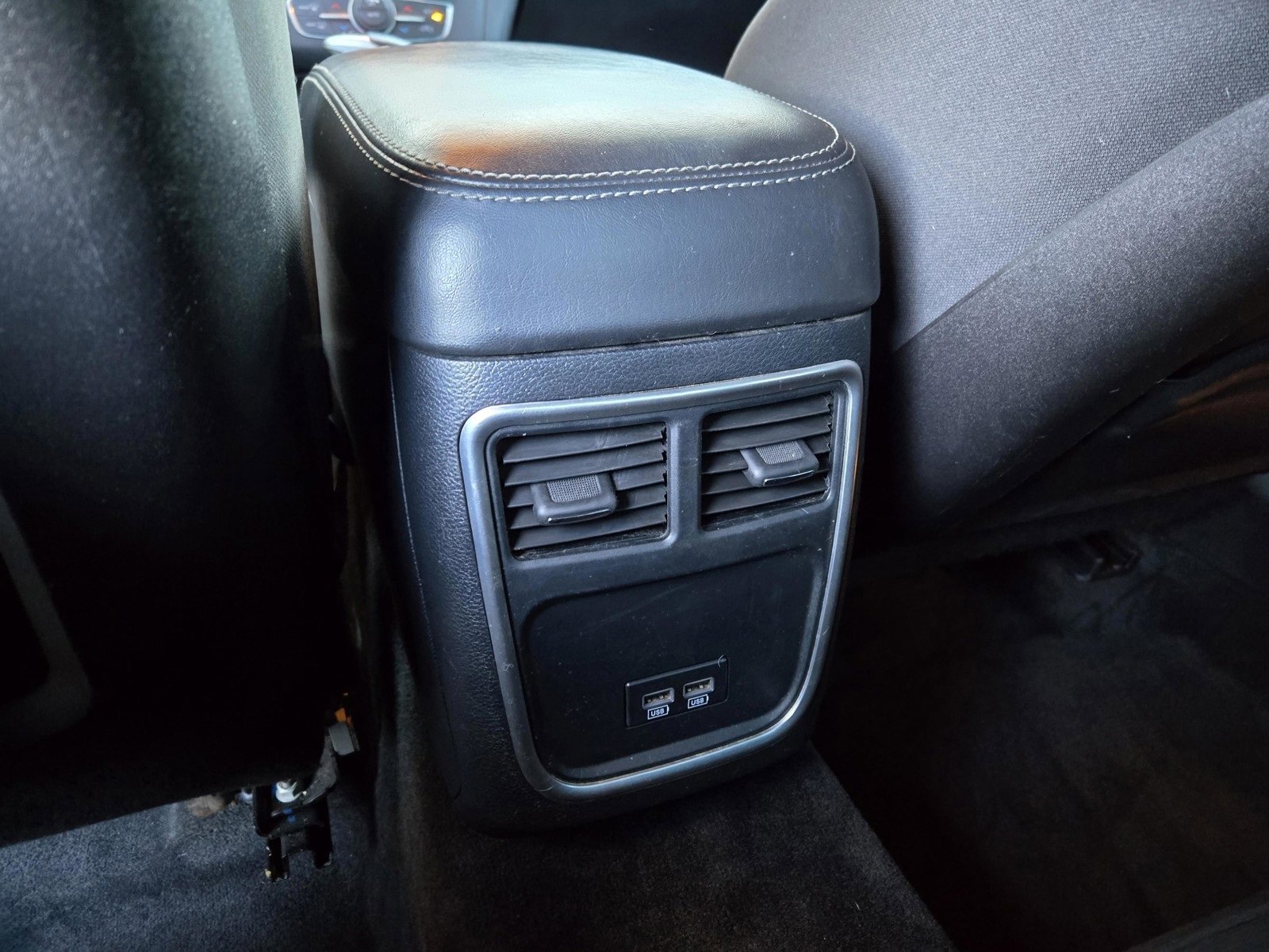 Used 2015 Dodge Charger SXT image 13