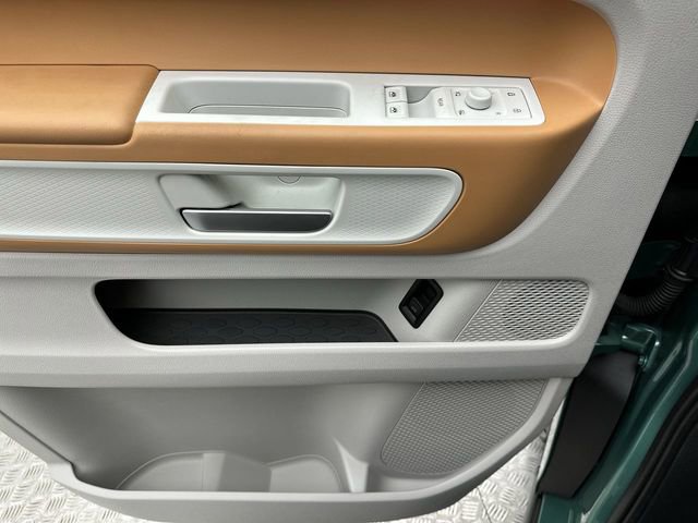 Used 2025 Volkswagen ID. Buzz 1st Edition AWD/4WD image 15