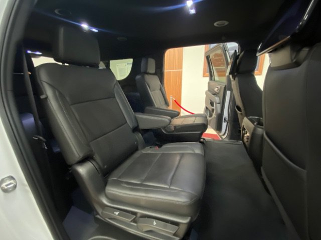 Used 2024 Chevrolet Suburban LT w/ Luxury Package AWD/4WD image 13