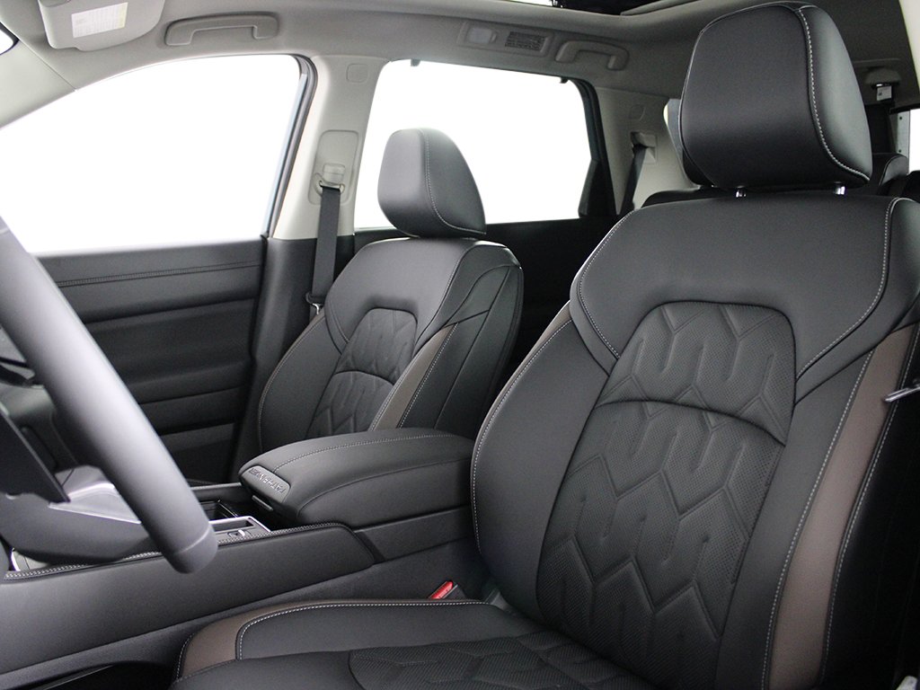 New 2026 Nissan Pathfinder Platinum FWD image 8