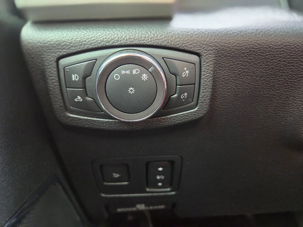 Used 2019 Ford F350 Lariat w/ Lariat Ultimate Package AWD/4WD image 27