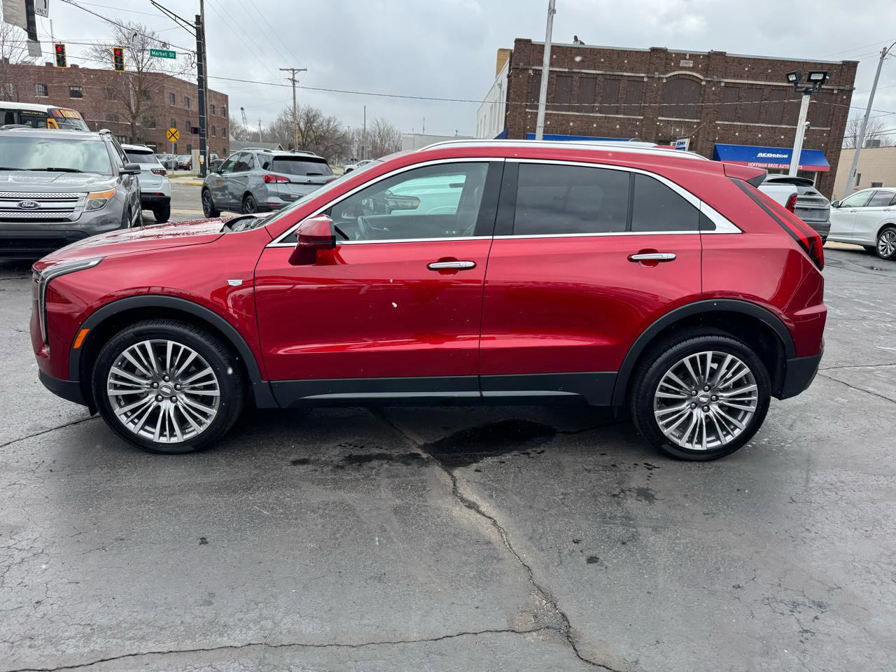 Used 2024 Cadillac XT4 Premium Luxury w/ Technology Package image 8