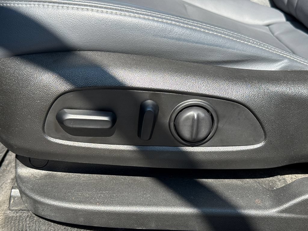 Certified 2018 Buick Enclave Premium w/ Experience Buick Package AWD/4WD image 17