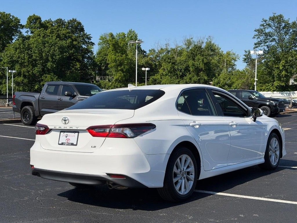 Used 2022 Toyota Camry LE FWD image 3