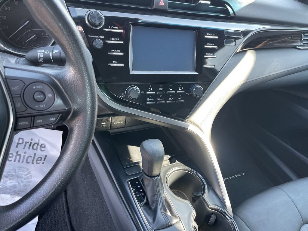 Used 2019 Toyota Camry LE FWD image 6