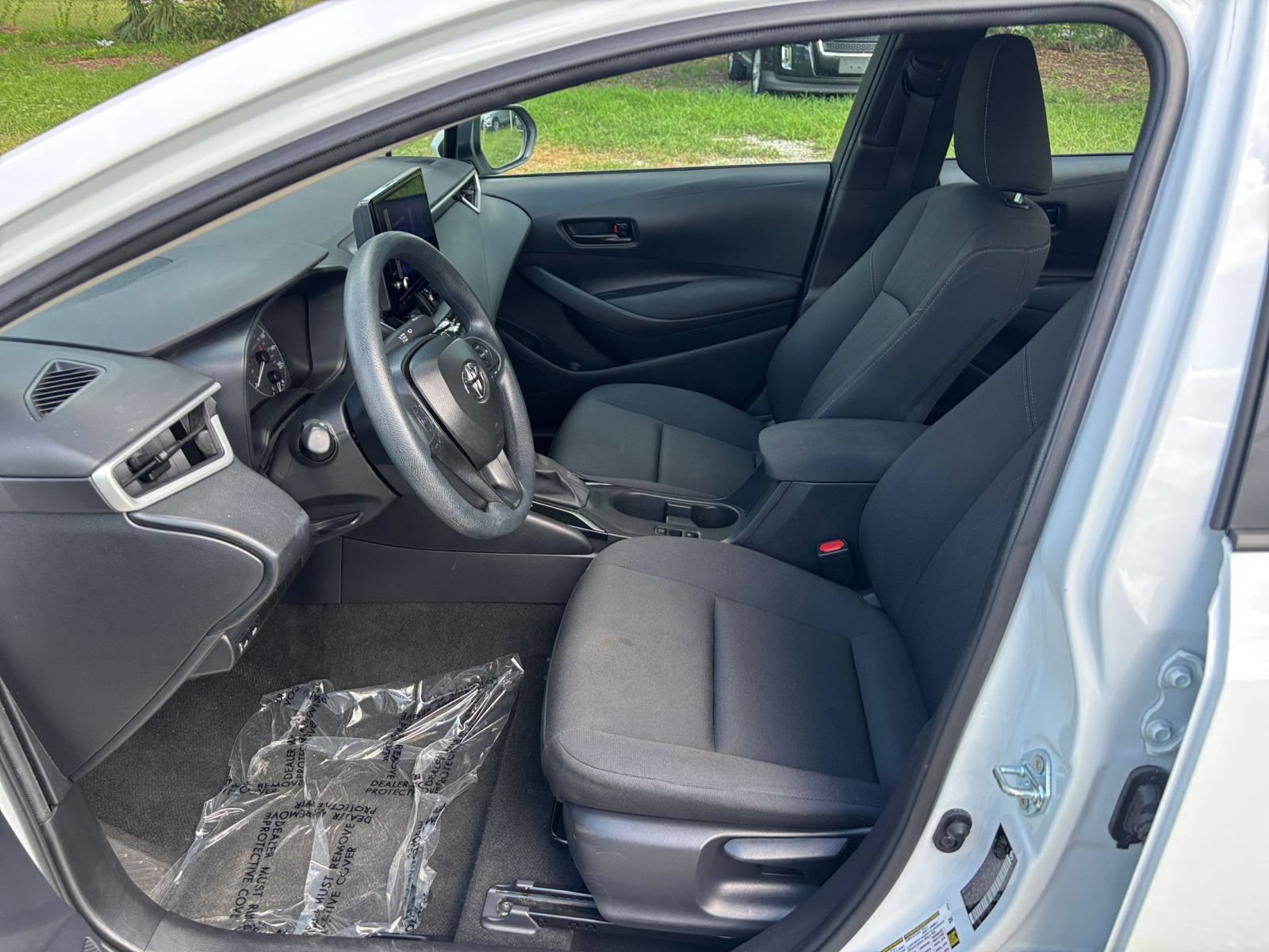 Used 2025 Toyota Corolla LE FWD image 25