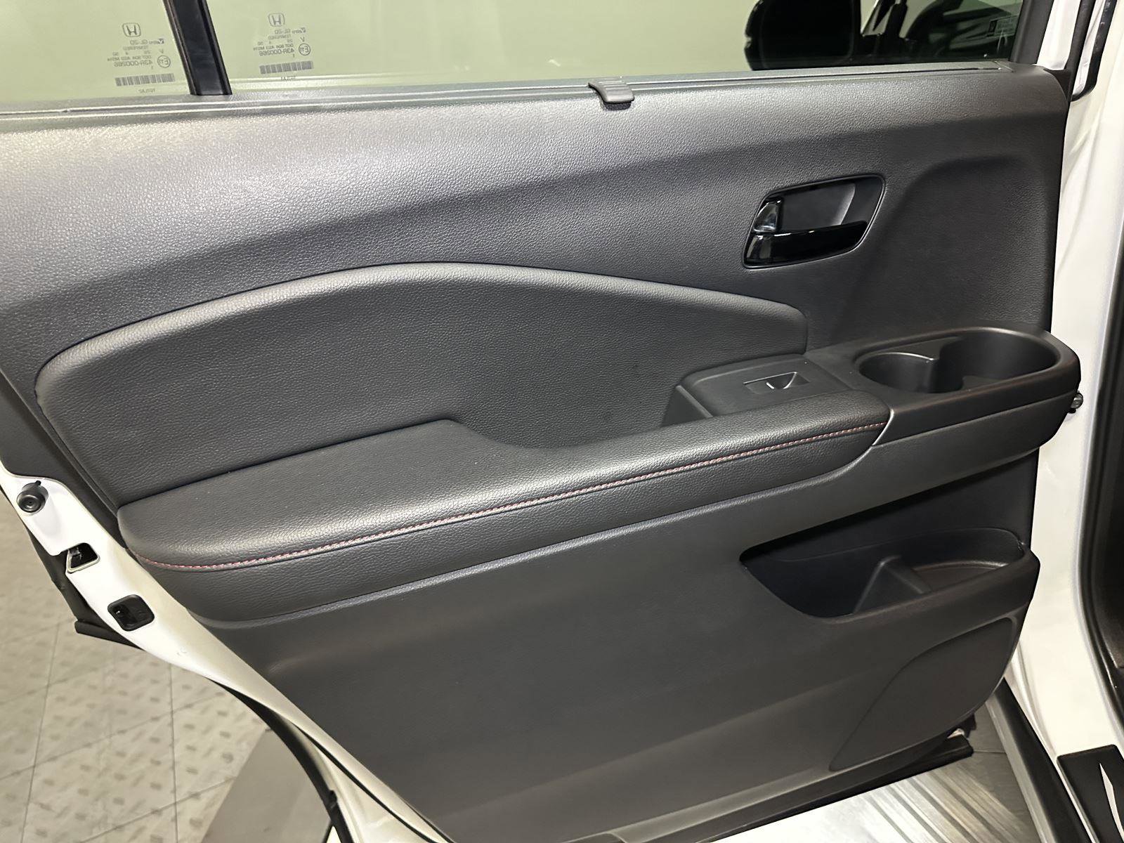 Certified 2024 Honda Passport Black Edition image 30